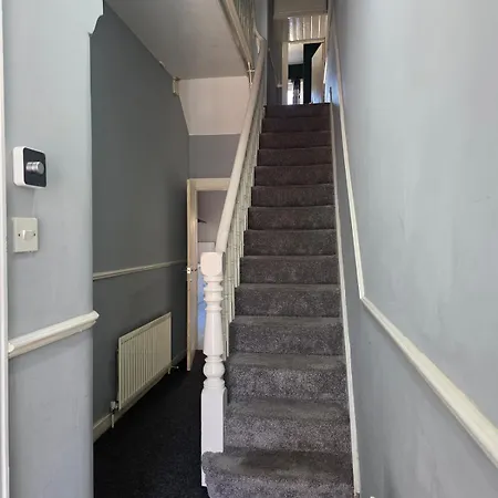 Kings Road Modern - 7 Beds - Ideal For Workers Dom wakacyjny *