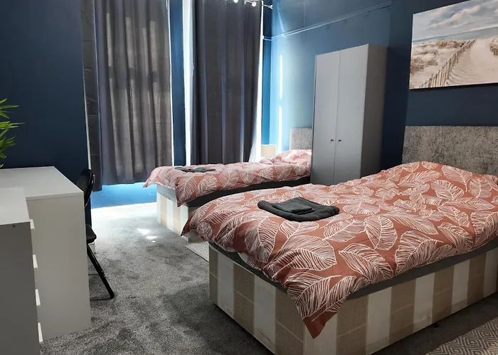 Dom wakacyjny Kings Road Modern - 7 Beds - Ideal For Workers *