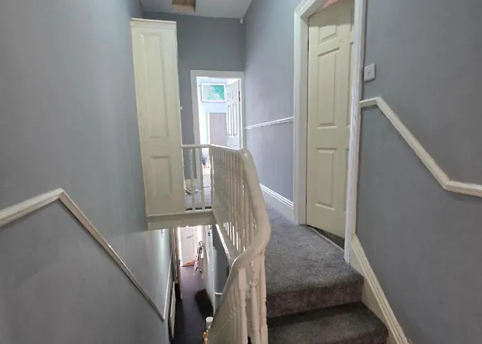 Holiday home Kings Road Modern - 7 Beds - Ideal For Workers